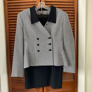 Le Suit Size 10 90’s Skirt Suit
